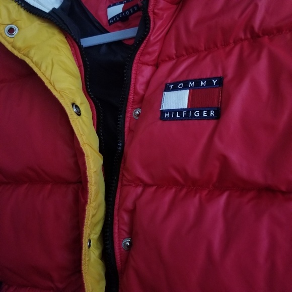 Vintage Tommy Hilfiger Red Puffer Jacket - Picture 7 of 8